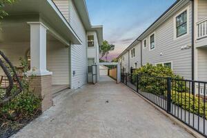 Kings Fortress in Bishop Arts