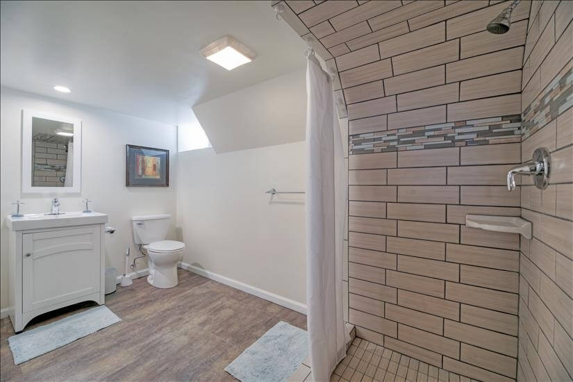 Furnished Executive Home in Bayview, WI