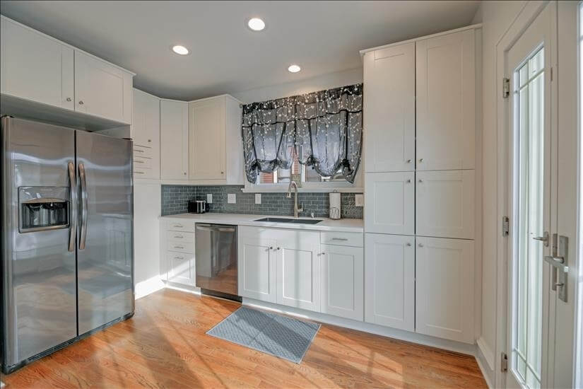 Furnished Executive Home in Bayview, WI