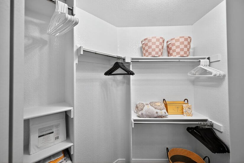 Furnished 1 bd Spacious apartment