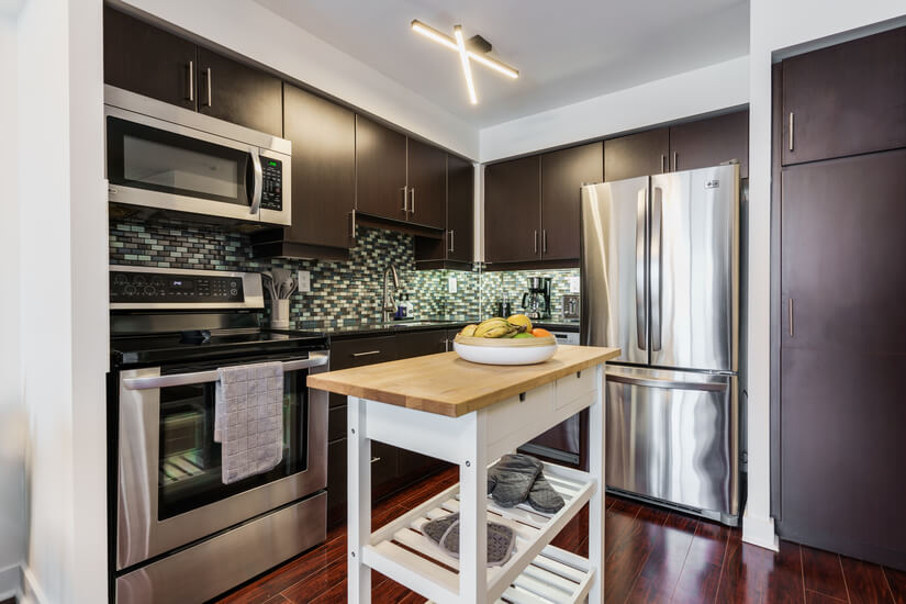 Upscale 1 Bd Condo in North York