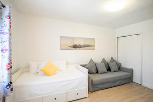3 Bedroom 3 Bath Laundry Parking Main St