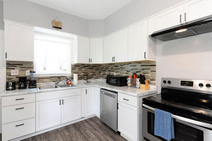 Midtown Beauty, Blackstone Neighborhood