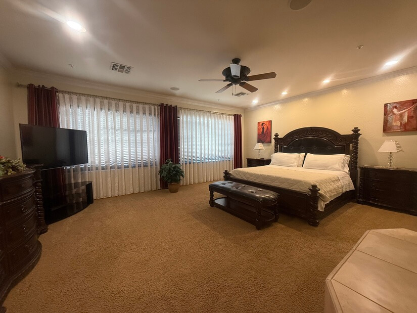 High End Villa Minutes from Luke AFB