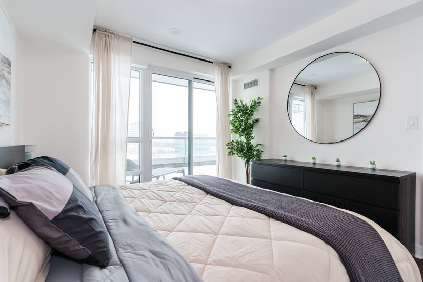 Upscale 1 Bd Condo in North York