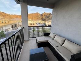 Gated Exec TH 3BR Trav Nurse Friendly