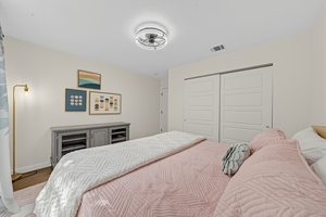 408 Meadowbrook Dr