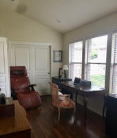 Sitting area off Master