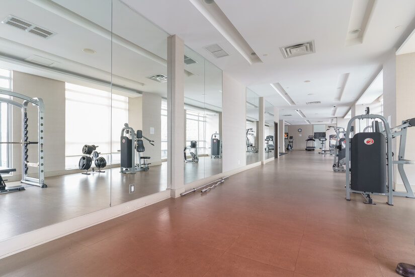 Upscale 1 Bd Condo in North York