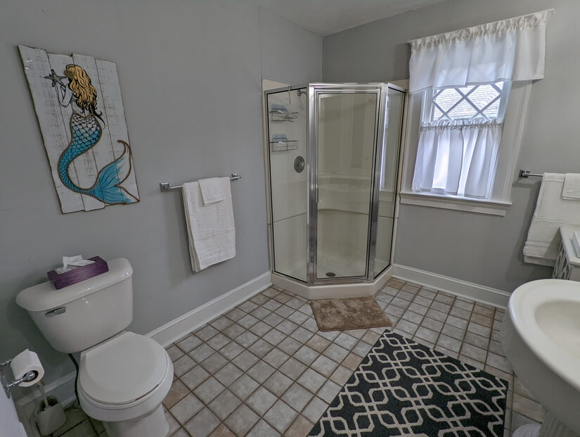 Second floor full bath