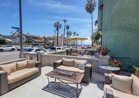 123 10th St Huntington Beach CA 92648