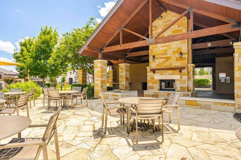 You’ll find chairs and loungers at the clubhouse by the po