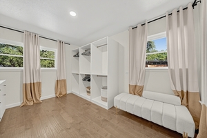 408 Meadowbrook Dr