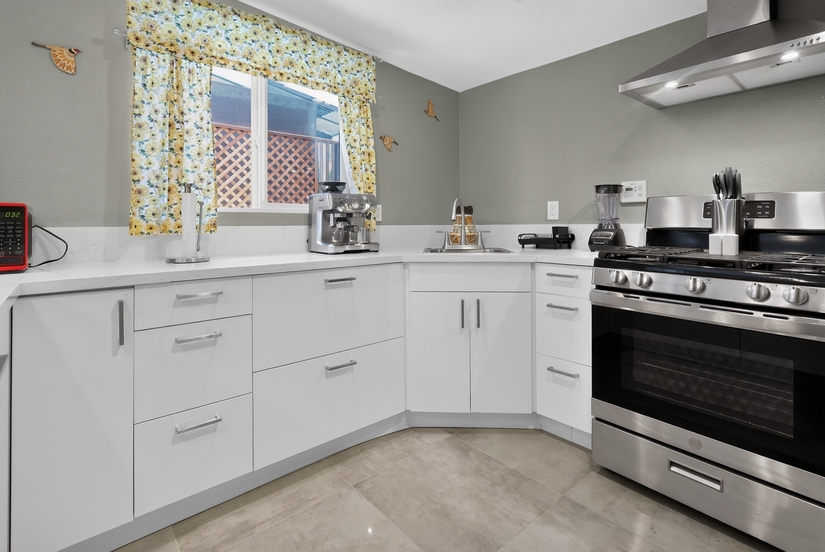 Furnished Home Walkable to Disneyland
