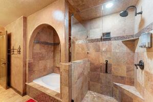 Spacious Townhouse in Arlington, Texas