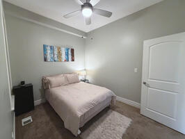 Main-Level Bedroom – Full Bed