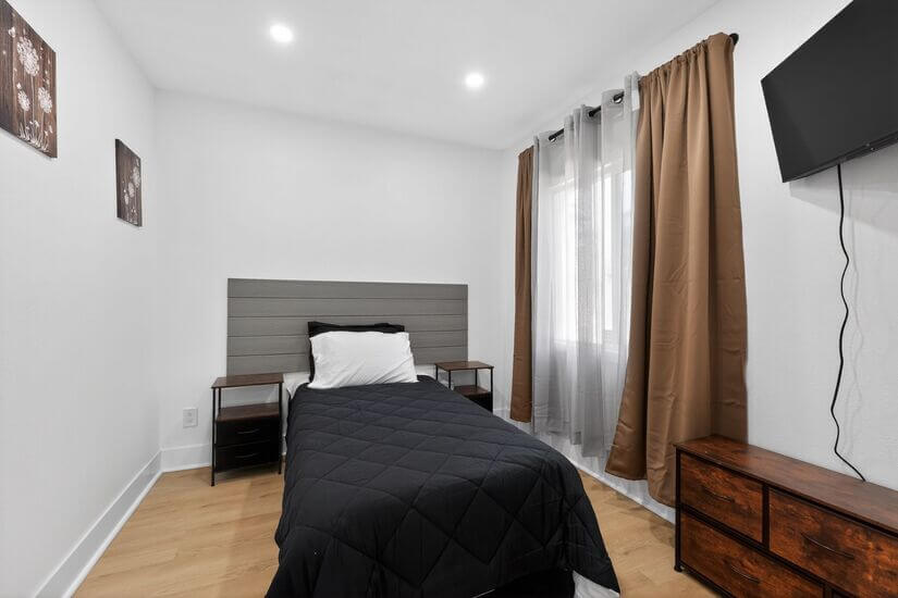 Furnished House Near Down Town Riverside