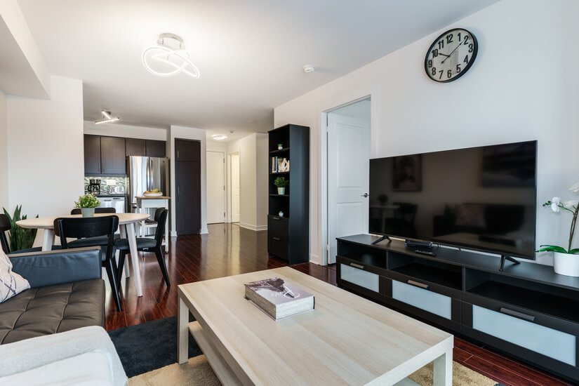 Upscale 1 Bd Condo in North York