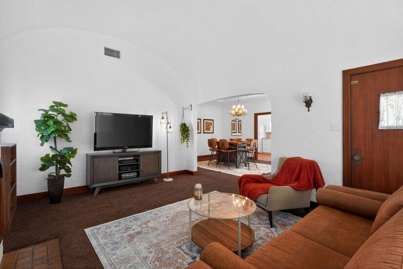 Newly Renovated Furnished home Redlands 