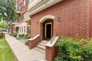 Spacious Townhouse in Arlington, Texas