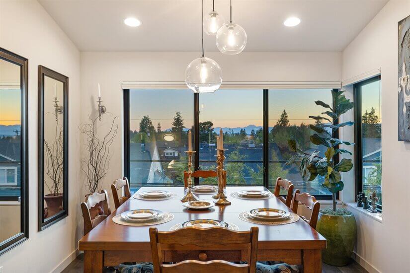 Spacious Luxury View TH  Near  Downtown