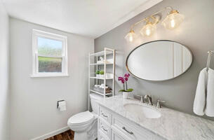 Fully Furnished with Pool near Downtown