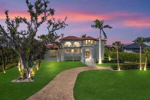 Seashell Paradise 5BR with Pool and Spa