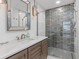 Second bedroom full bath