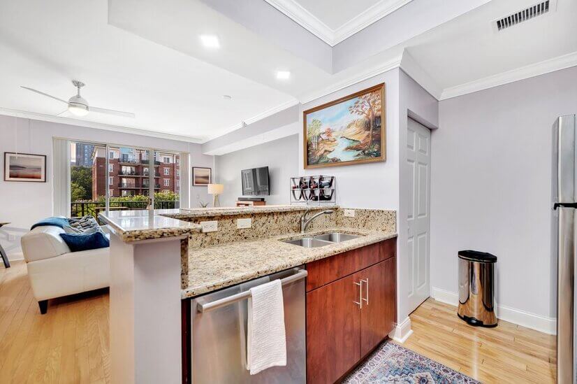 Beautifully Upscale Studio in Charlotte 