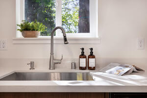 Turnkey 2BR Furnished Home Near UW