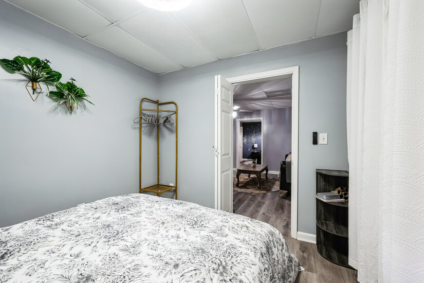 2nd Bedroom pic#2