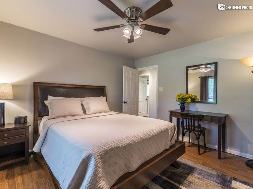 Close to Austin / Pastoral-Quiet-Secure