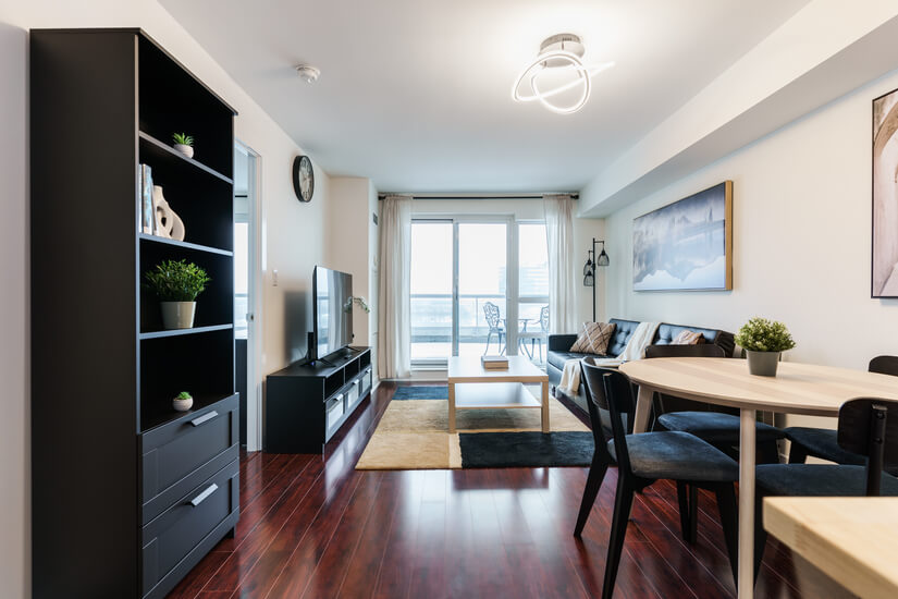 Upscale 1 Bd Condo in North York