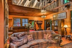 Rustic luxury living 15 minutes from Portland.