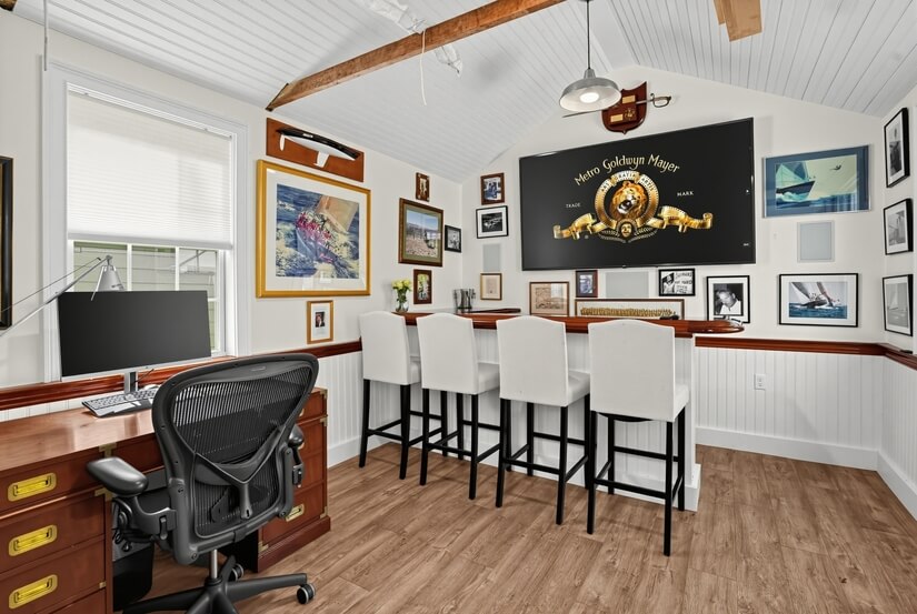 Detached private office