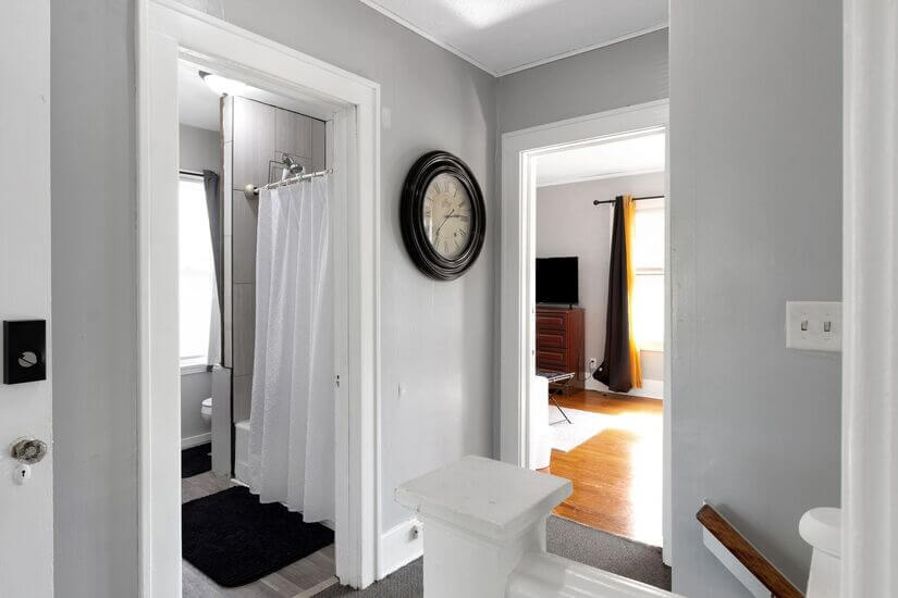 Midtown Beauty, Blackstone Neighborhood