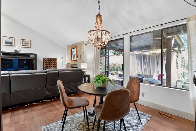 Charming Totem Estates Retreat Tech Wine