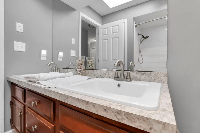 Fully Furnished home rental Zainesville