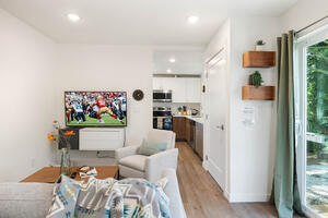 Turnkey 2BR Furnished Home Near UW