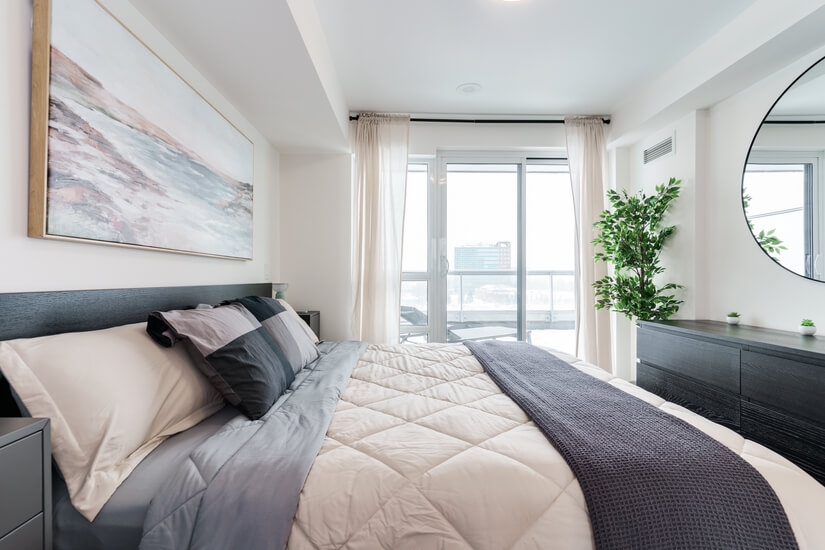 Upscale 1 Bd Condo in North York