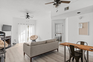 Bright Clean Modern 2BR UNCW Beach