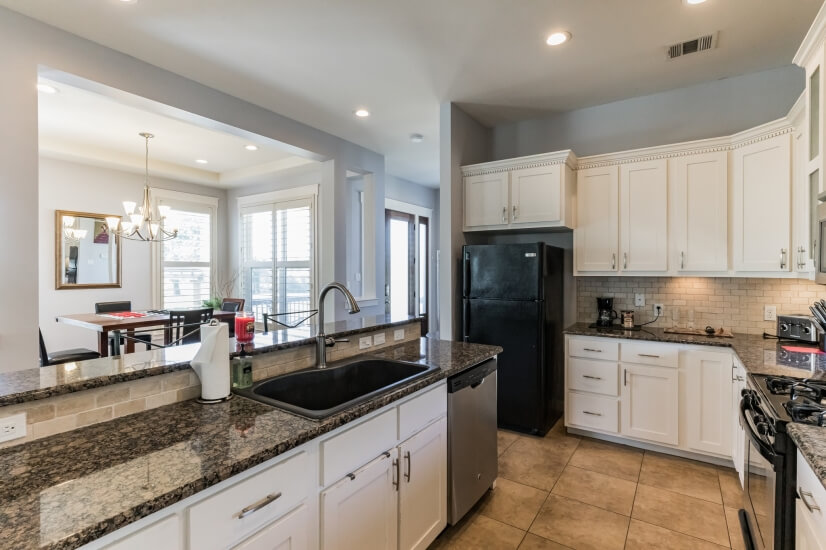 Kitchen with all you need for relaxing meals