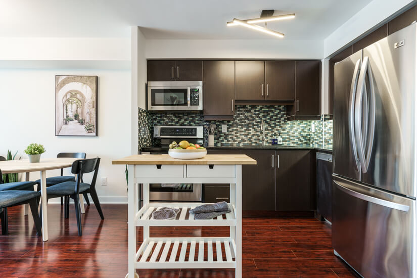 Upscale 1 Bd Condo in North York