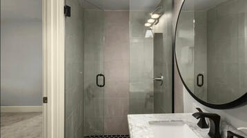 4BR West of Market Living  