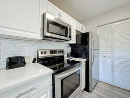 Contemporary Condo With Great Amenities