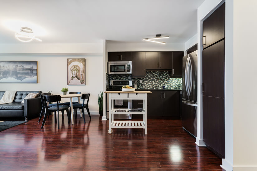 Upscale 1 Bd Condo in North York