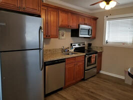 Beach Block Bungalow with Putting Green