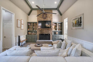 Living Area 2
