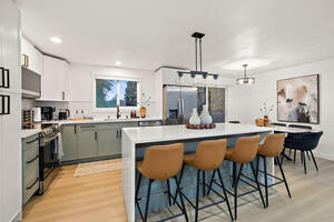 Luxury 6BR Home in Downtown Lynnwood