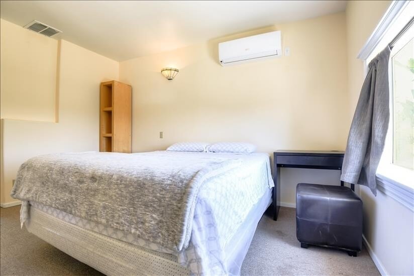 Book Hollywood Hills Corporate Housing in Los Angeles, CA